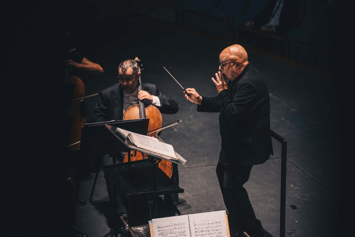 Smetana 200 a Bruckner 200: Dennis Russell Davies, 15. září 2024, Janáčkovo divadlo, Brno (zdroj Filharmonie Brno)