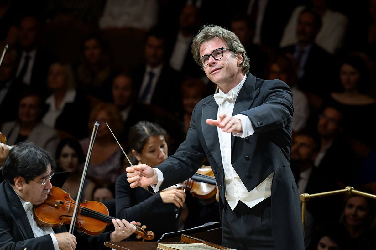 Dvořákova Praha
9. září 2024, Rudolfinum, Dvořákova síň – Bamberger Symphoniker a
Jakub Hrůša (foto Petra Hajská)