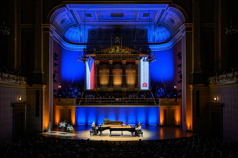 Dvořákova Praha, 17. září 2024, Rudolfinum, Dvořákova síň – Martha Argerich a Sophie Pacini (foto Petra Hajská)