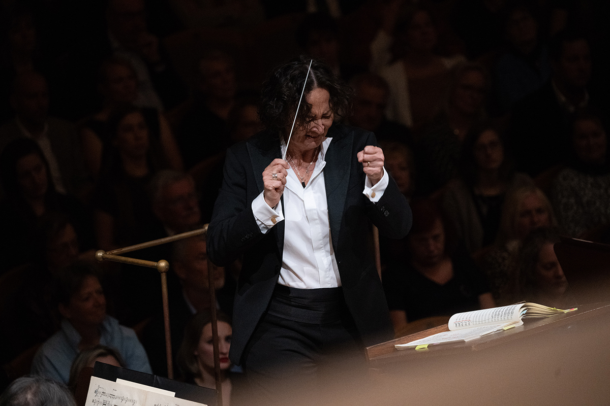 Česká filharmonie · Nathalie Stutzmann, 9. října 2024, Rudolfinum, Dvořákova síň – Nathalie Stutzmann (foto Eliška Dobnerová)