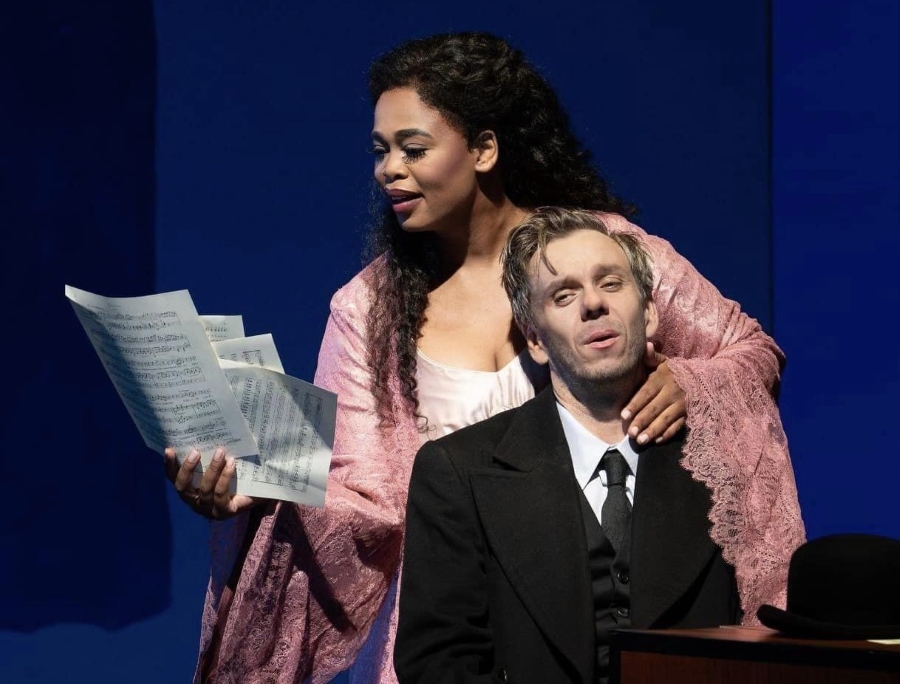 Jacques Offenbach: Hoffmannovy povídky: Pretty Yende, Benjamin Bernheim (zdroj Metropolitní opera New York)