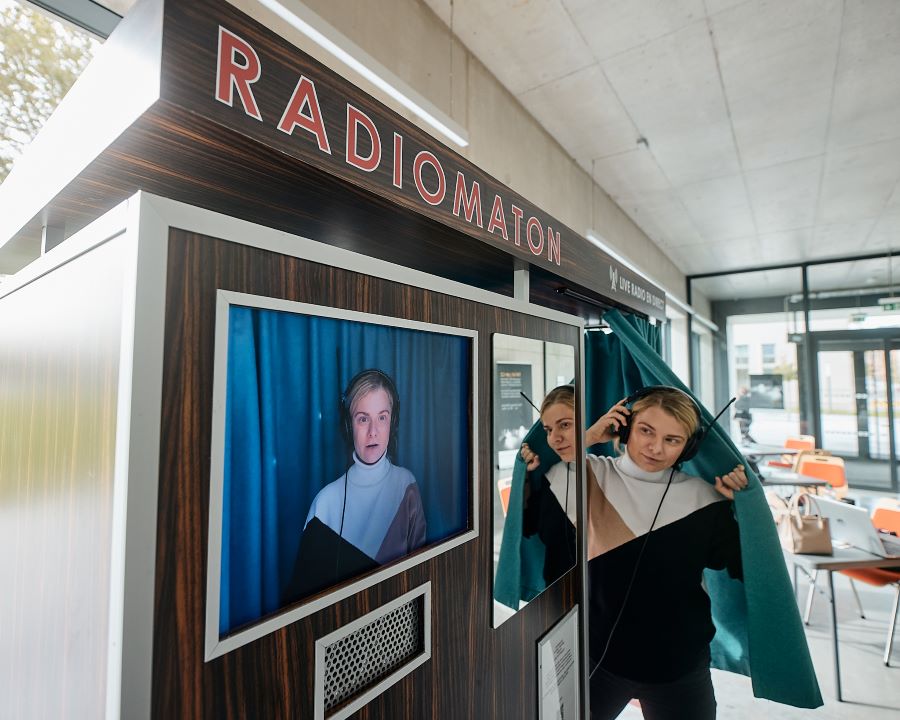 Instalace Radiomaton (foto Kamil Hauptmann, MOVE Fest 2024)