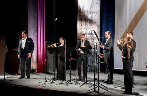 Lípa Musica: Biblické písně, 24. října 2024, Městské divadlo, Nový Bor – Adam Plachetka a Alinde Quintet (foto Lukáš Marhoul)