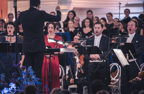 Lednicko-valtický hudební festival: Závěrečný galakoncert, 12. října 2024, Zámecká jízdárna Valtice – Valentin Uryupin, Veronika Rovná, Veronika Hajnová, Richard Samek, Roman Janál, Janáčkova filharmonie Ostrava a Pěvecký sbor Gaudeamus Brno (foto Pavel Kristián jr.)