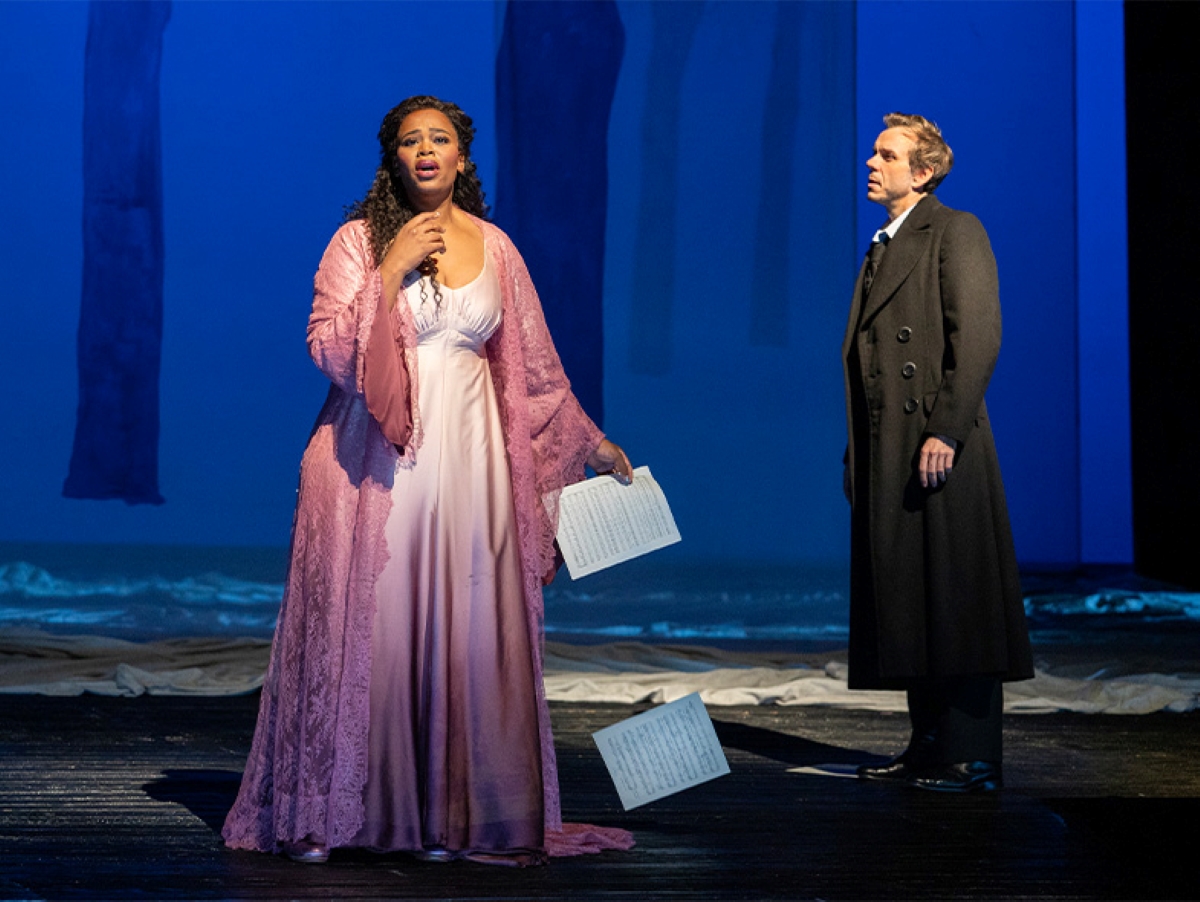 Jacques Offenbach: Hoffmannovy povídky: Pretty Yende, Benjamin Bernheim (zdroj Metropolitní opera New York)