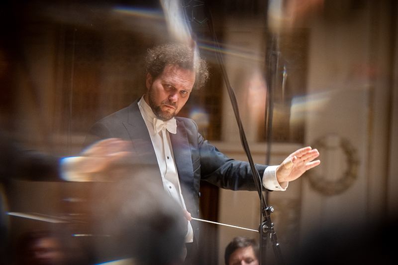 Symfonický orchestr hl. m. Prahy FOK: Obrázky z výstavy, 27. listopadu 2024, Smetanova síň, Obecní dům – Tomáš Brauner (foto Ivan Malý)