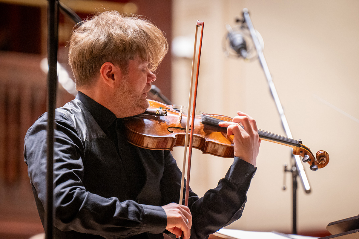 Symfonický orchestr hl. m. Prahy FOK: Obrázky z výstavy, 27. listopadu 2024, Smetanova síň, Obecní dům – Milan Paľa (foto Ivan Malý)