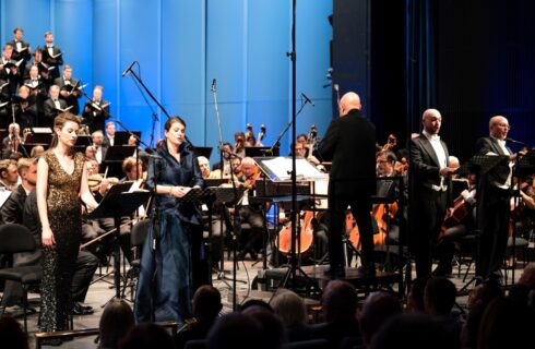 Chen Reiss, Stefanie Irányi, Dennis Russell Davies, Attilio Glaser, Michael Wagner, Janáčkovo divadlo, Brno (zdroj Filharmonie Brno, foto Jan Prokopius)