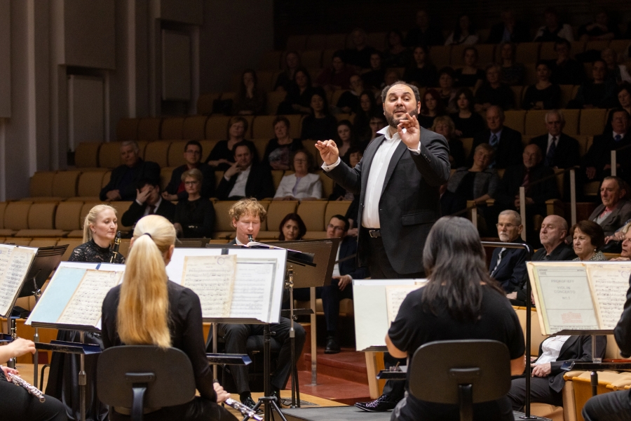 Vahan Mardirossian (zdroj Komorní filharmonie Pardubice)