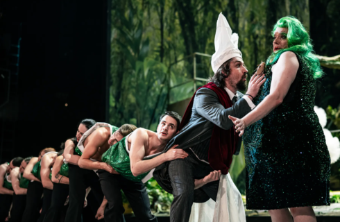 Jean-Philippe Rameau: Platée – Balet Opery Národního divadla, Pavol Kubáň (Jupiter), Marcel Beekman (Platée), Státní opera Praha (foto Pavel Hejný)