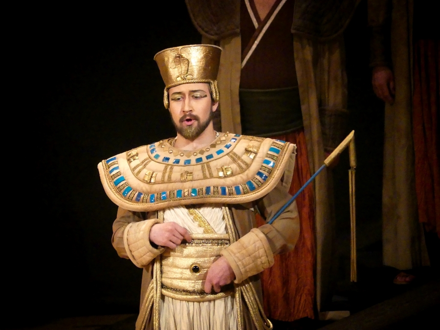  Giuseppe Verdi: Aida – Jan Hnyk coby Faraon (zdroj Státní opera, foto Daniel Jäger)