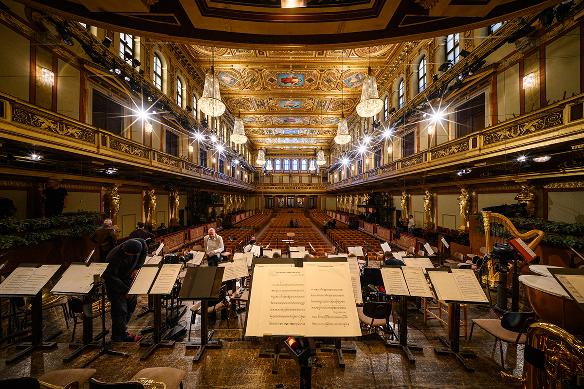 Zlatý sál, Musikverein, Vídeň – zkouška na Novoroční koncert Vídeňských filharmoniků 2025 s Riccardem Mutim (foto Benedikt Dinkhauser)