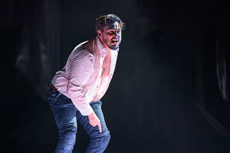 Musica non grata / Erwin Schulhoff: Plameny. Denys Pivnickij jako Don Juan (foto Serghei Gherciu)