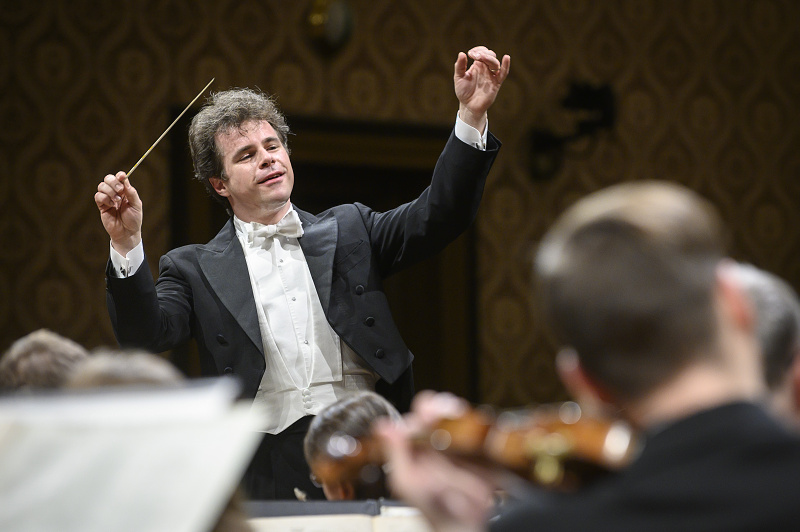 Jakub Hrůša, Česká filharmonie 2020 (foto Petra Hajská)