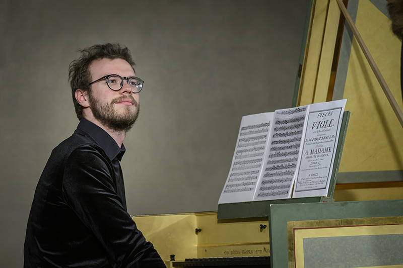 Collegium Marianum: Les Amis, 16. října 2023, Klášter dominikánů, Barokní refektář – Filip Hrubý (foto Petra Hajská)