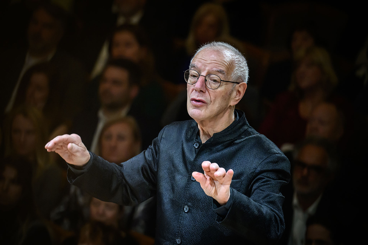 Česká filharmonie • Nicholas Kraemer, 22. ledna 2025, Rudolfinum, Dvořákova síň – Nicholas Kraemer (foto Petra Hajská)