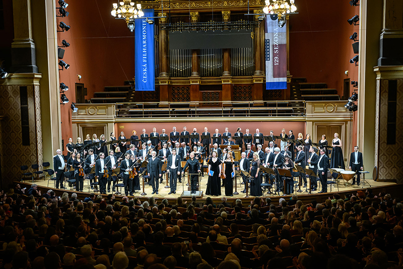 Česká filharmonie • Nicholas Kraemer, 22. ledna 2025, Rudolfinum, Dvořákova síň – Christian Immler, Patrick Grahl, Nicholas Kraemer, Catriona Morison, Miriam Kutrowatz, Česká filharmonie a Collegium Vocale 1704 (foto Petra Hajská)