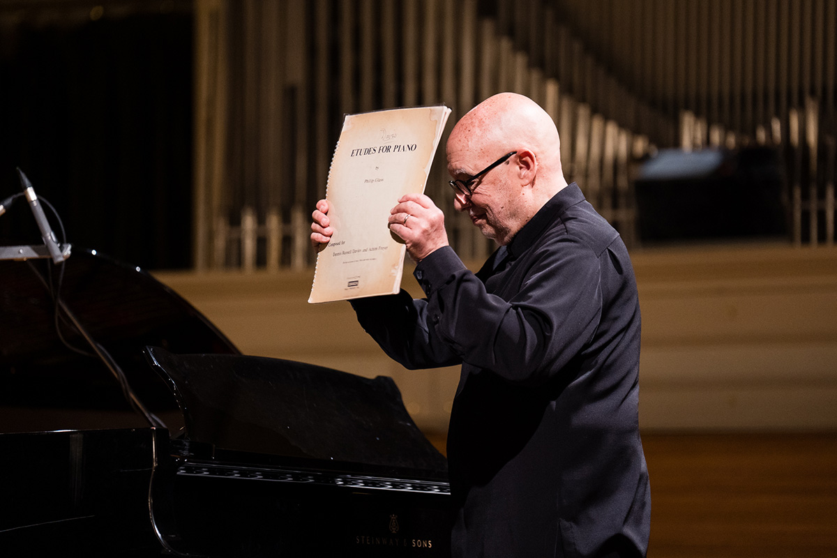 Happy Birthday, Philip!, 30. ledna 2022 – Dennis Russell Davies (foto Jan Prokopius)