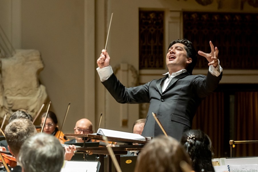 Rafał Blechacz a Mozart – Eugene Tzigane, 9. února 2022 (zdroj Symfonický orchestr hl. m. Prahy, foto Petr Dyrc)
