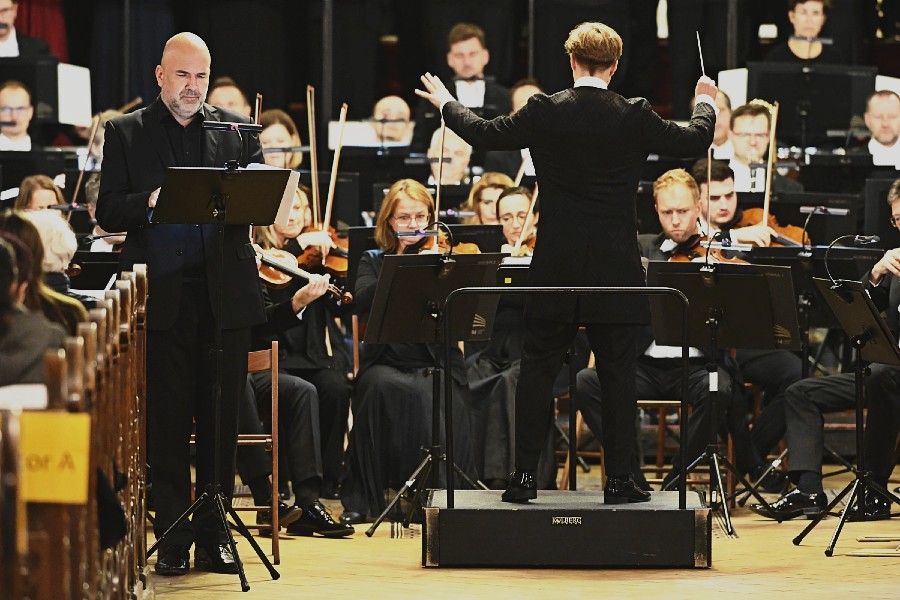 Paweł Łukaszewski: Symfonie č. 8 „Banganarti Hymns“ – NFM Vratislavská filharmonie, Jarosław Bręk, Norbert Twórczyński, Svatováclavský hudební festival 21. září 2022 (zdroj Svatováclavský hudební festival)