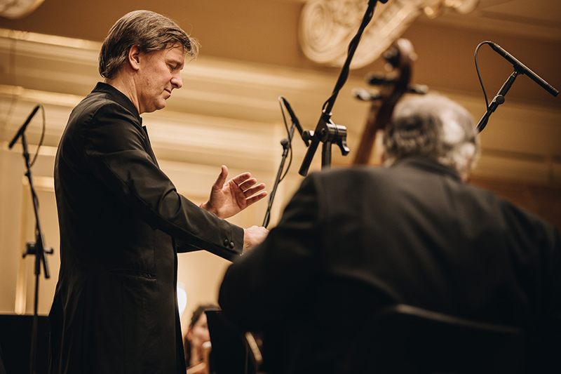 Mozart a Janulyté: Confluere, 10. ledna 2025, Besední dům, Brno – Tomáš Netopil a Filharmonie Brno (foto Dominika Prášková)