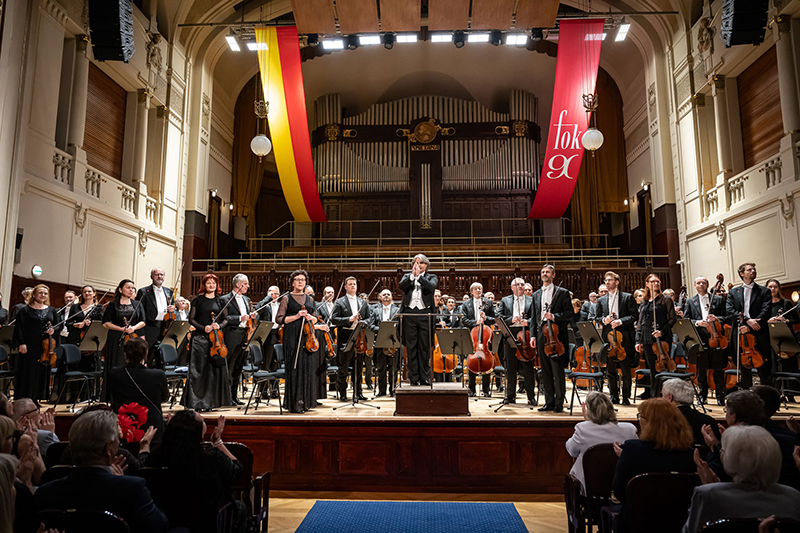 Symfonický orchestr hl. m. Prahy FOK: Truls Mørk & Dvořák, 8. ledna 2025, Obecní dům, Smetanova síň – Ion Marin (foto Petra Hajská)