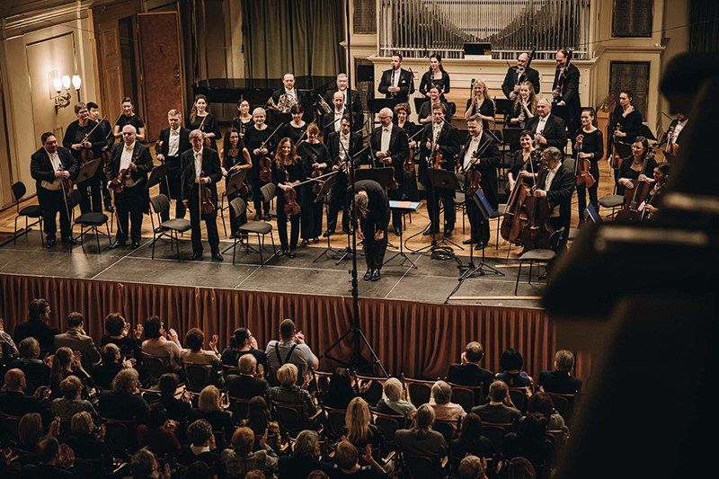 Mozart a Janulyté: Confluere, 10. ledna 2025, Besední dům, Brno – Tomáš Netopil a Filharmonie Brno (foto Dominika Prášková)