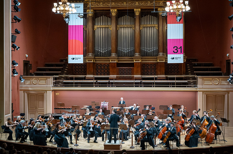 Prague Philharmonia: Mozart. Penderecki. Gluck. Martinů, 19. ledna 2025, Rudolfinum, Dvořákova síň – Łukasz Borowicz (foto Ivan Malý)