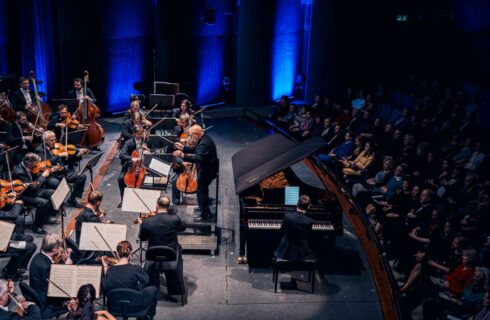 Alexandre Tharaud, Dennis Russel Davies, Filharmonie Brno, 17. ledna 2025, Janáčkovo divadlo, Brno (zdroj Filharmonie Brno, foto Vojtěch Kába)