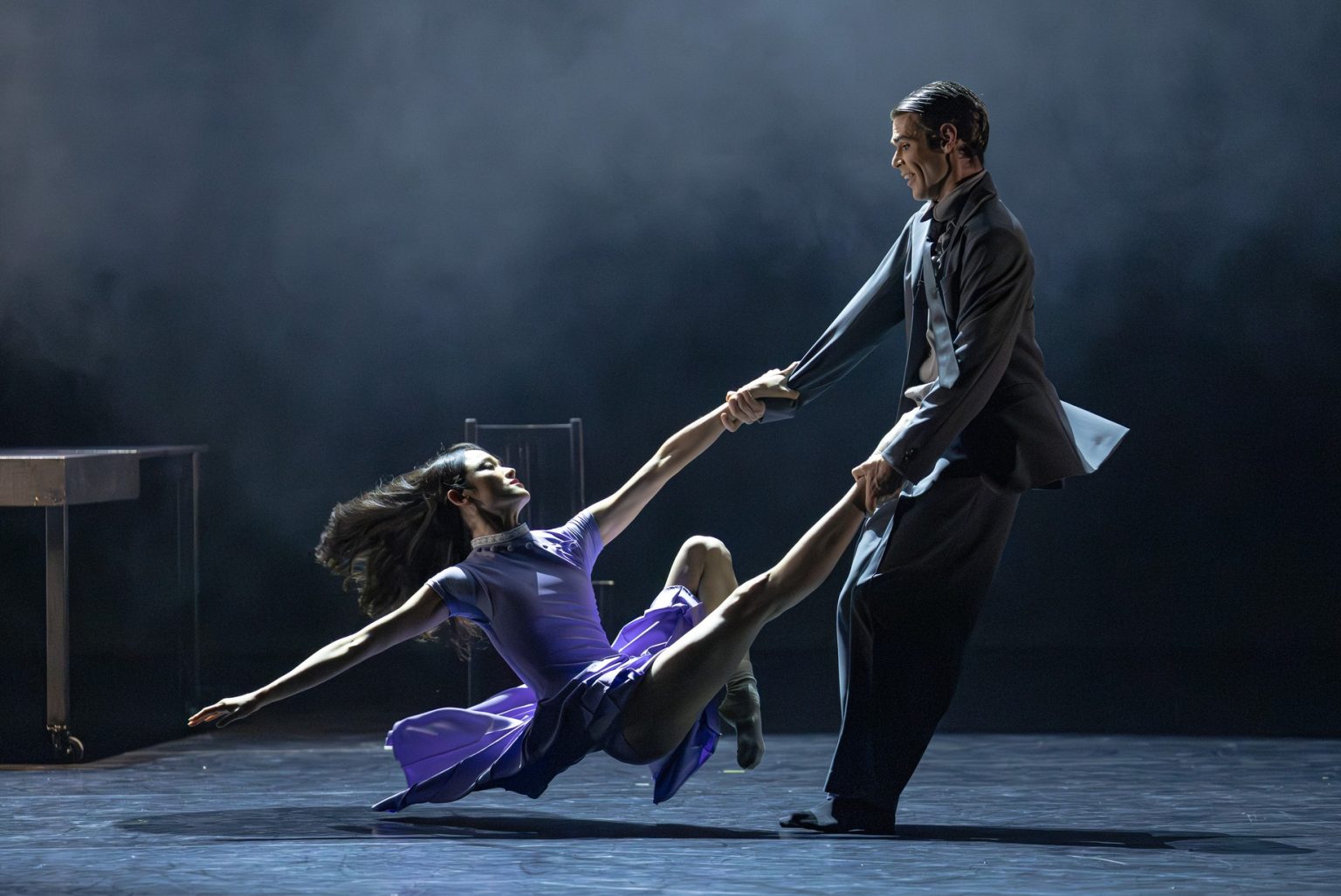 Markéta Pimek Habalová: Kafka, Janáčkovo divadlo – Se Hyun An a Arthur Abram (foto Pavel Hejný)