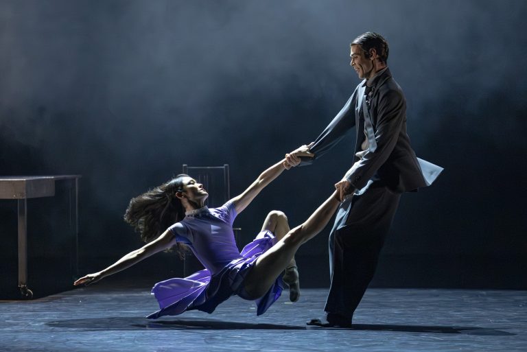 Markéta Pimek Habalová: Kafka, Janáčkovo divadlo – Se Hyun An a Arthur Abram (foto Pavel Hejný)