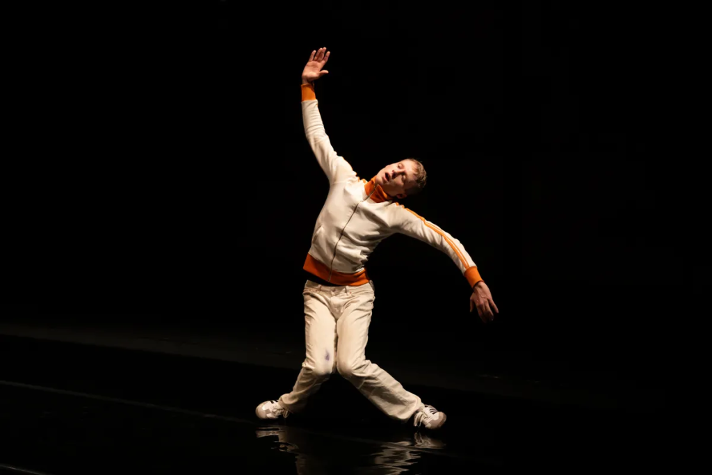 Adam Russel-Jones: Release the Hounds (foto Mayra Wallraff)