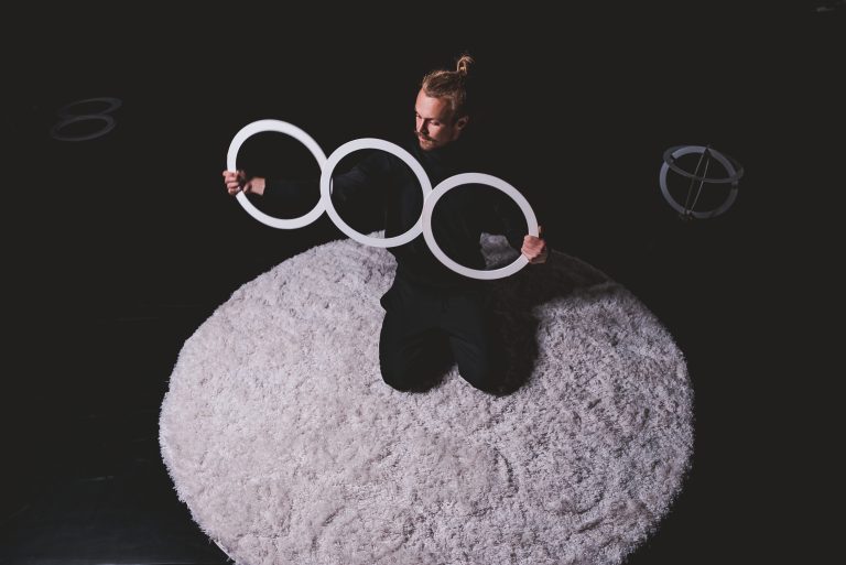 Aleš Hrdlička: Orbiting Zero (foto Jakub Dušek)