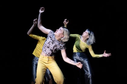 Amálie Cuplová: #39FF14, 23. listopadu 2025, Divadlo DISK (foto Anna Benháková)