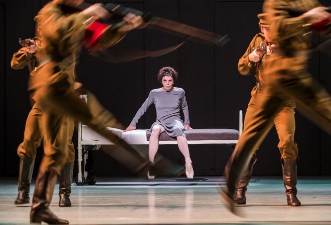 Anastasia - choreografia Kenneth MacMillan - Natalia Osipova (Anna Anderson) - The Royal Ballet 2016 (foto © 2016 ROH/Tristram Kenton)