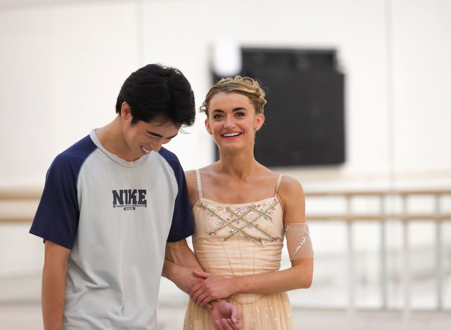 Anna Rose O'Sullivan a Taisuke Nakao na zkoušce (foto Dasa Wharton)