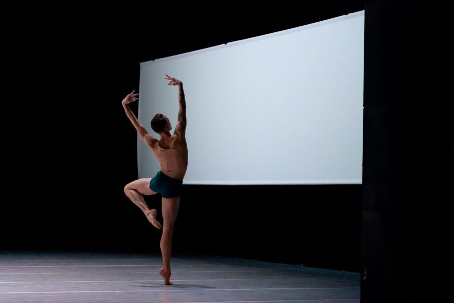 Balet SND – Entropy (Adrián Szelle, foto Juraj Žilinčár)