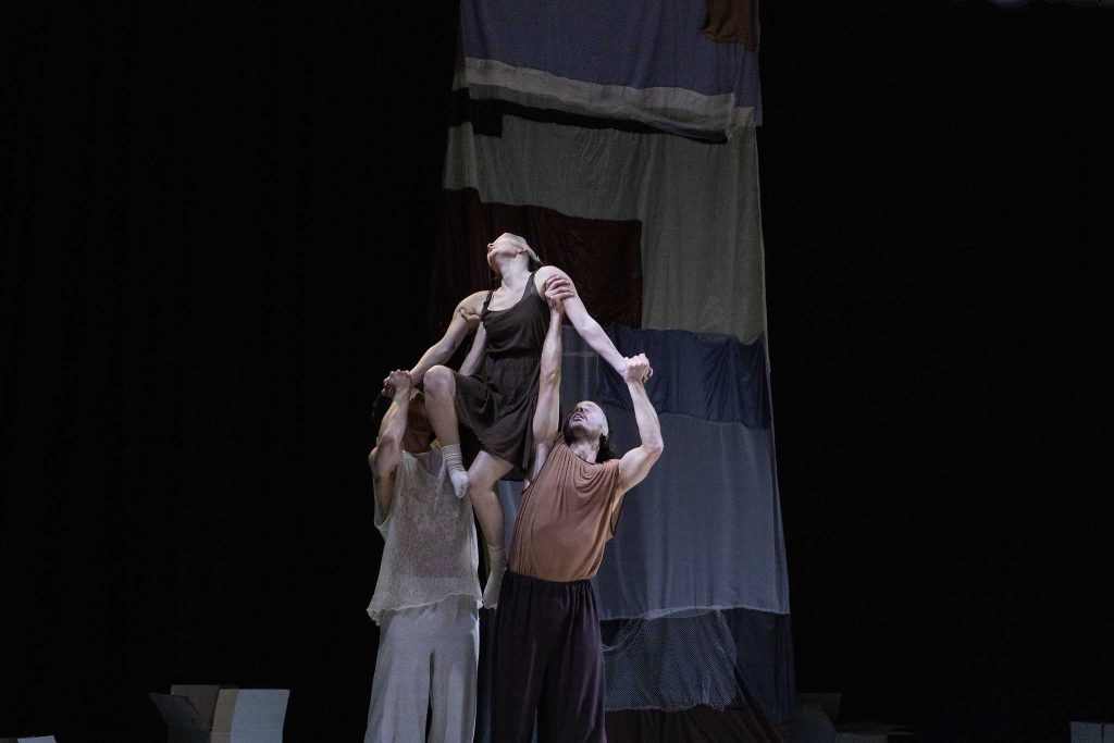 Carolina Isach: JARO (zdroj soubor Fluō)