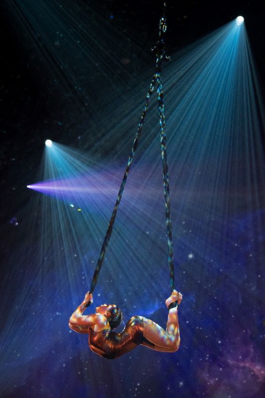 Cirque Éloize – Bon Voyage (foto Benoit Z. Leroux)