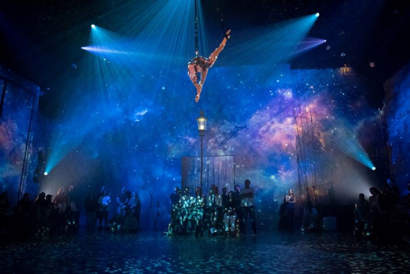 Cirque Éloize – Bon Voyage (foto Benoit Z. Leroux)