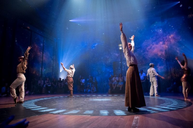 Cirque Éloize – Bon Voyage (foto Benoit Z. Leroux)