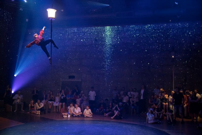 Cirque Éloize – Bon Voyage (foto Benoit Z. Leroux)