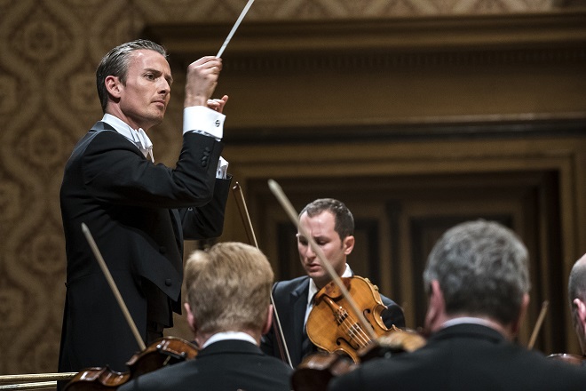 Česká filharmonie - Alexander Shelley, Antoine Tamestit (foto Petra Hajská)