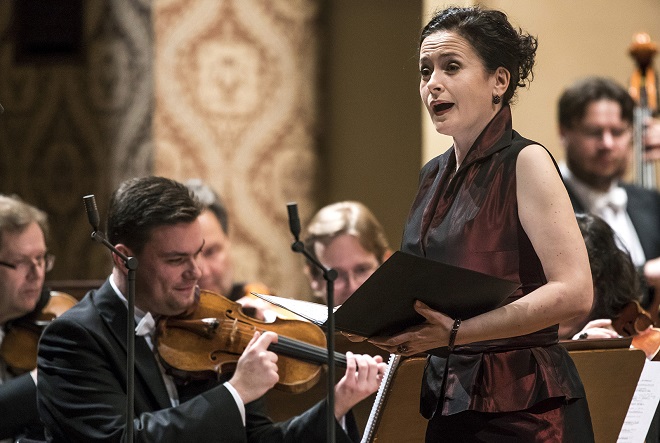 Simona Houda Šaturová - Česká filharmonie - Praha 17.12.2015 (foto ČF)