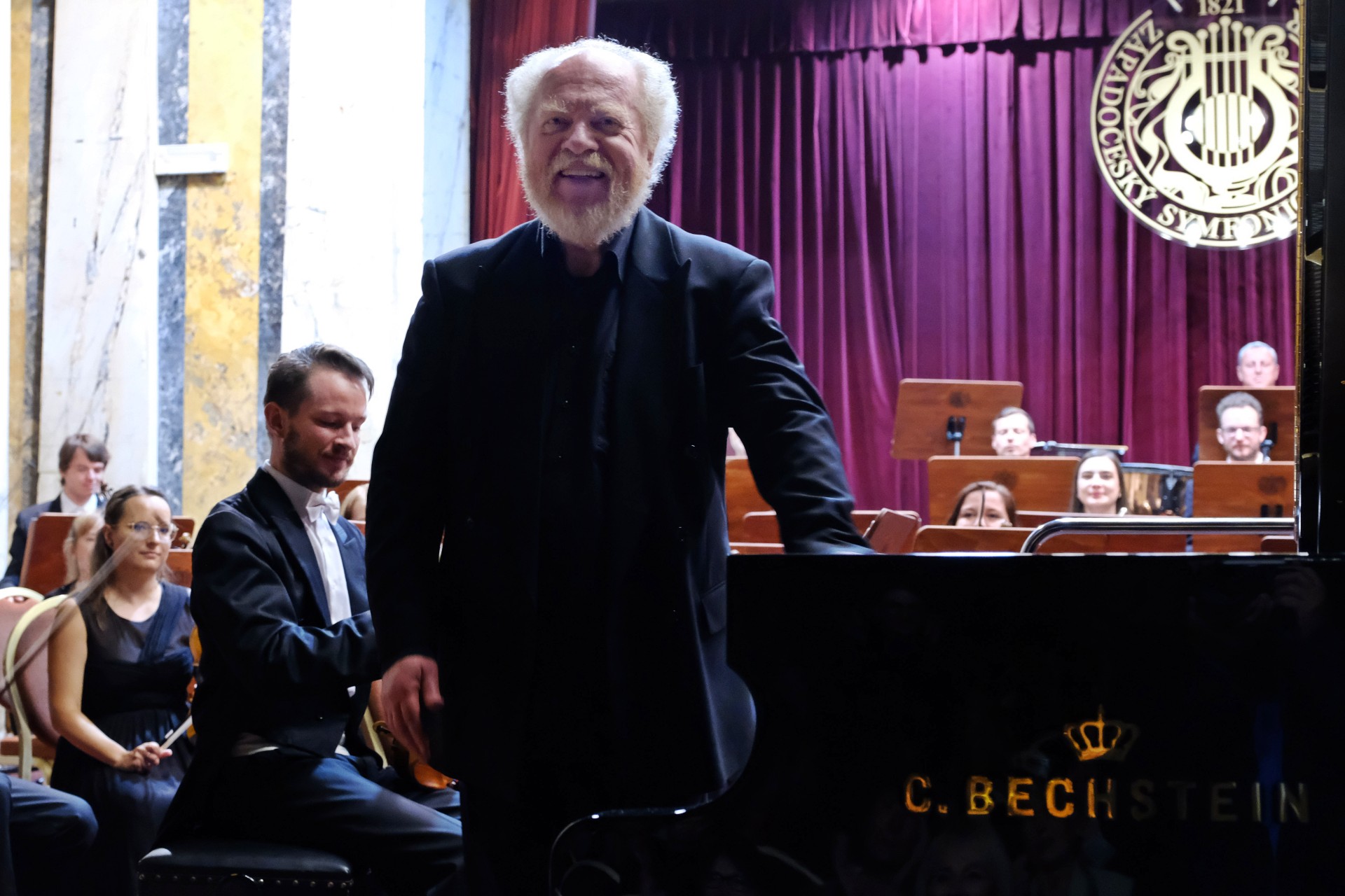 Zahajovací koncert 4. ročníku mezinárodního hudebního festivalu Živé pohraničí / Lebendes Grenzland:  – Gerhard Oppitz, 8. července 2022 (zdroj Západočeský symfonický orchestr Mariánské Lázně, foto  Jiří Pužej)