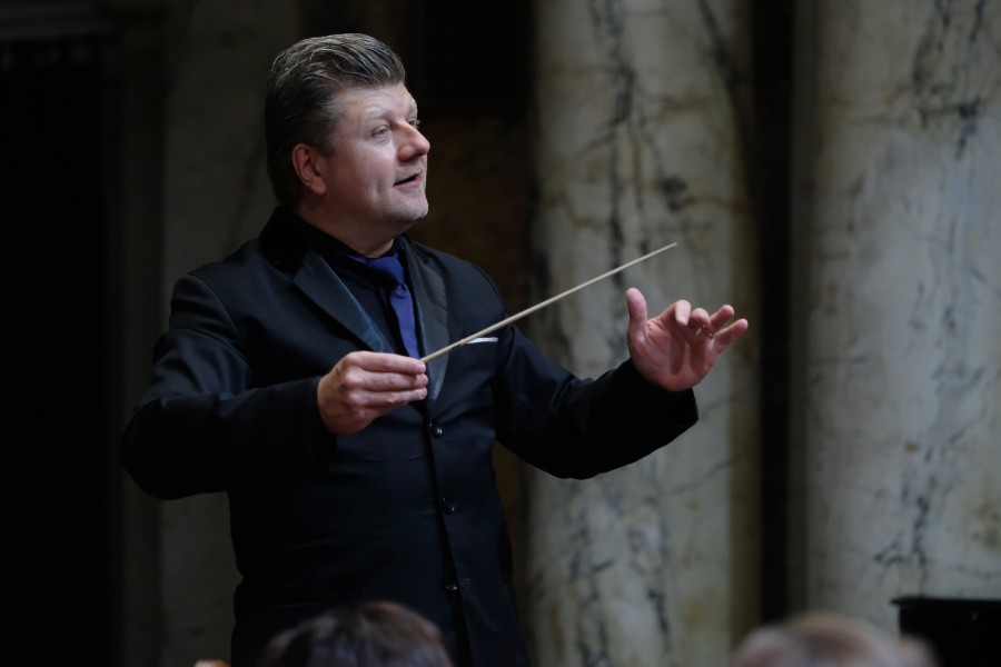 Zahajovací koncert 4. ročníku mezinárodního hudebního festivalu Živé pohraničí / Lebendes Grenzland:  – Radek Baborák, 8. července 2022 (zdroj Západočeský symfonický orchestr Mariánské Lázně, foto  Jiří Pužej)