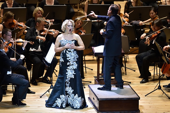 Meditation - Elīna Garanča, Karel Mark Chichon, PKF-Prague Philharmonia - Praha 26.10.2016 (foto Petr Dyrc)