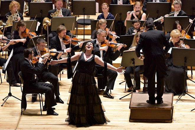 Questa o quella? - Maria Agresta (foto Petr Dyrc)