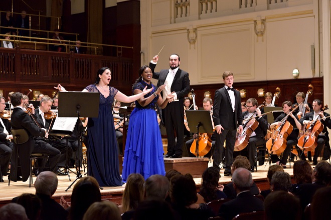 Questa o quella? - PKF-Prague Philharmonia, Maria Agresta, Angel Joy Blue, Francesco Ivan Ciampa, Petr Nekoranec (foto Petr Dyrc)