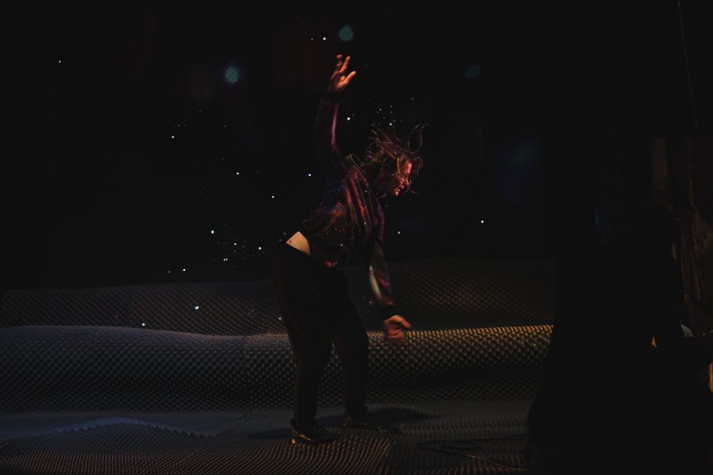 Dancetopia 2026 – Lucia Kašiarová: Mnohodinec (foto Michal Hančovský)